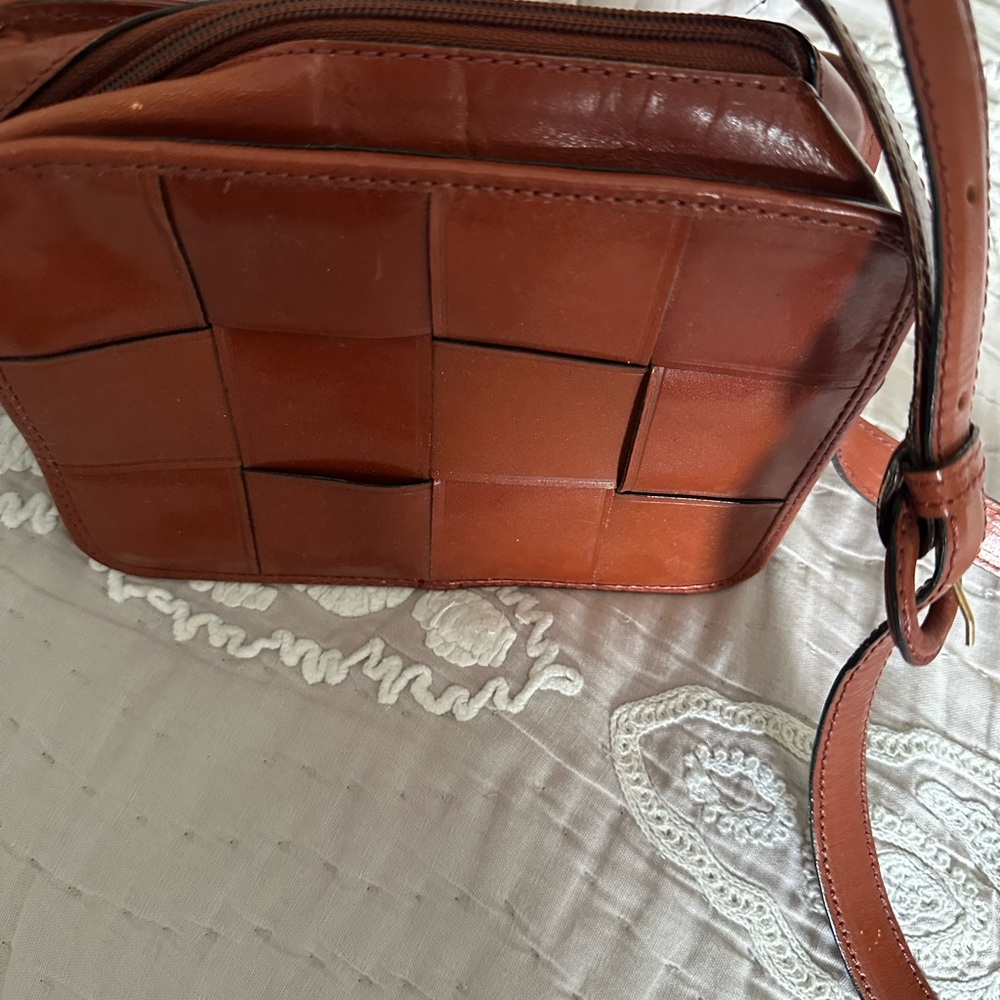 Elegant Brown Crossbody Bag